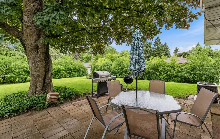 2945 Cottonwood Ct, Brookfield, WI 53005 - #3