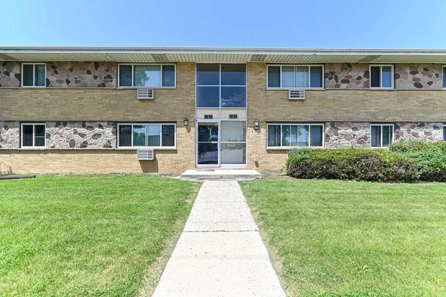6115 S 13th St, Milwaukee, WI 53221 - #2