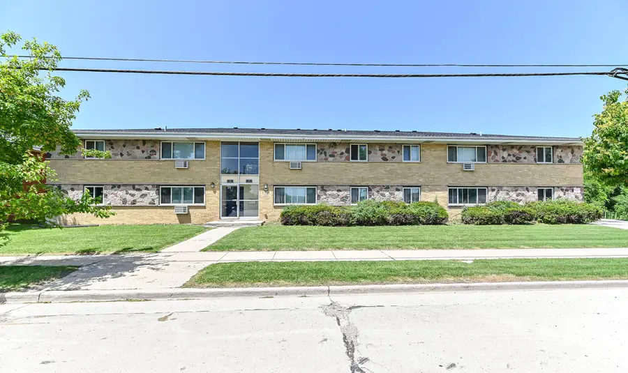 6115 S 13th St, Milwaukee, WI 53221 - #3