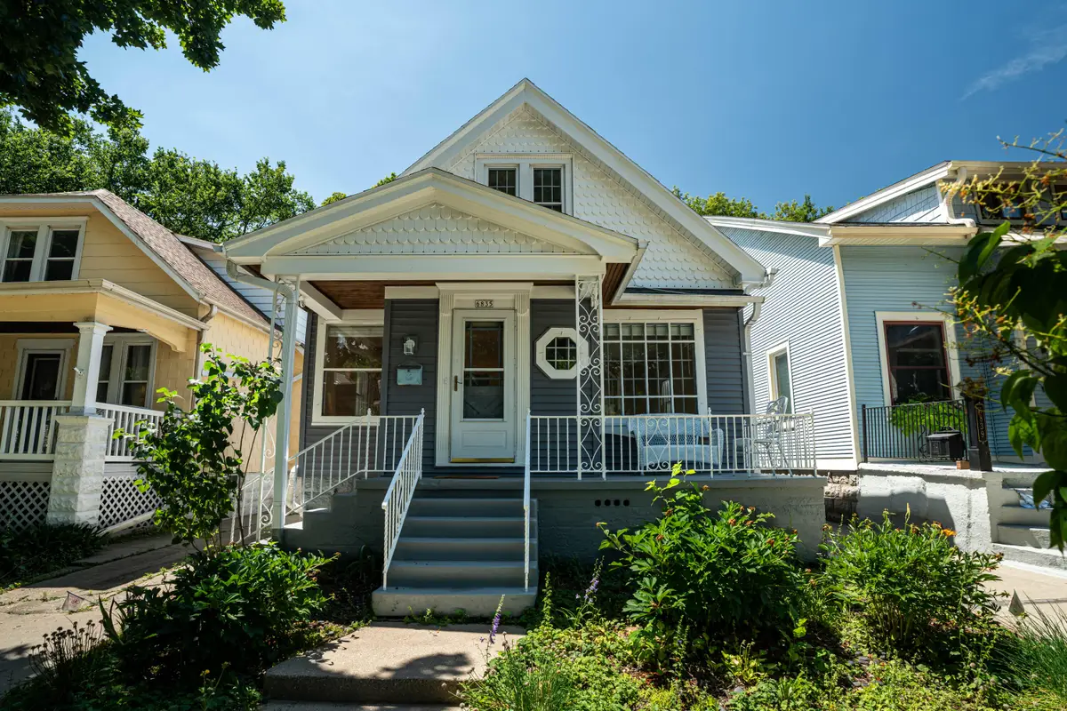 6835 Auburn Ave, Wauwatosa, WI 53213 - #1