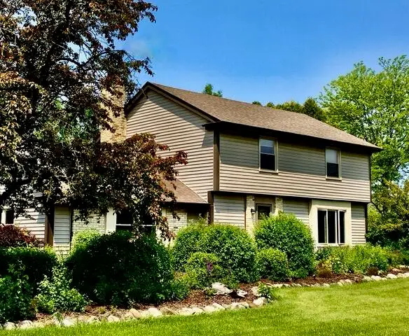 W184N8293 Tours Dr, Menomonee Falls, WI 53051 - #1