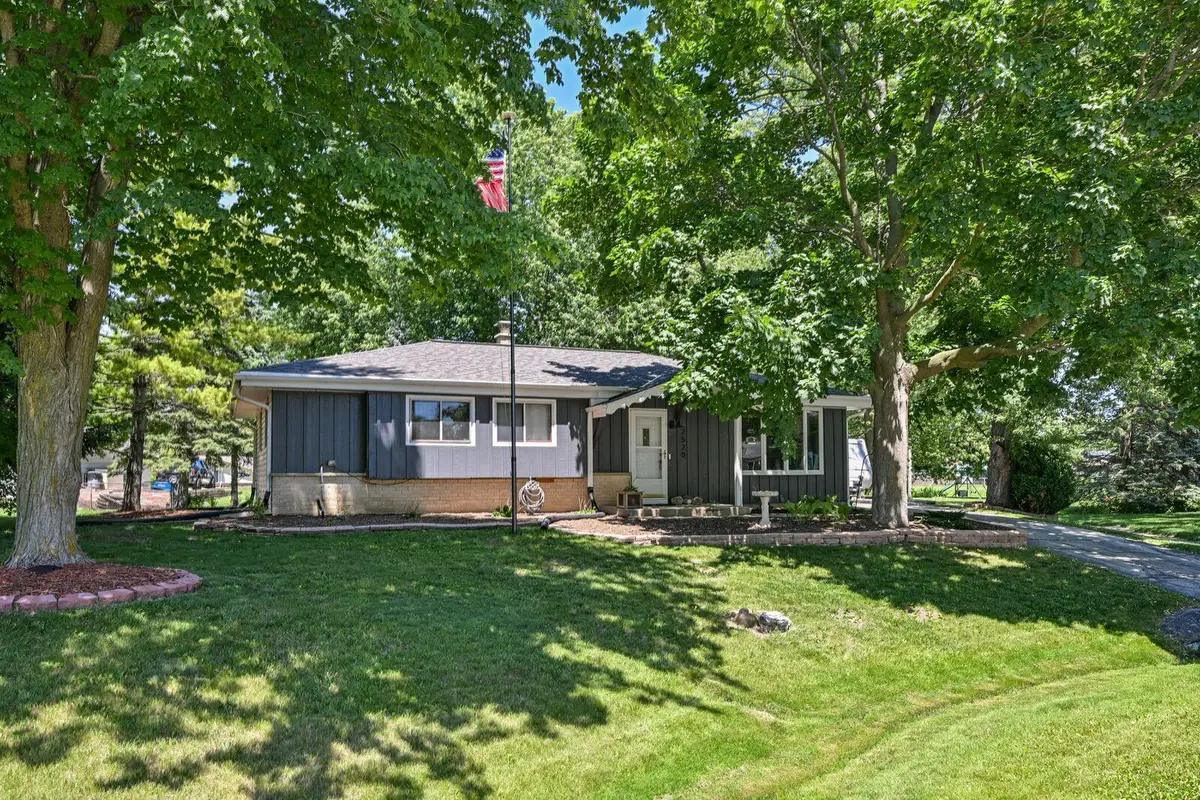 2520 Marigold Ct, Caledonia, WI 53402 - #1