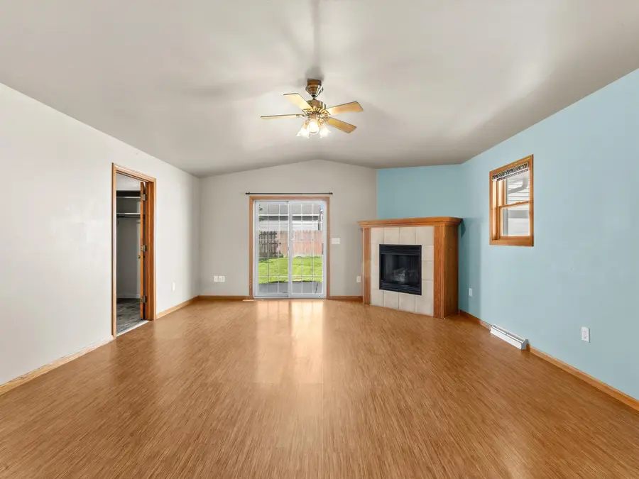 1526 S 24th St, Manitowoc, WI 54220 - #3