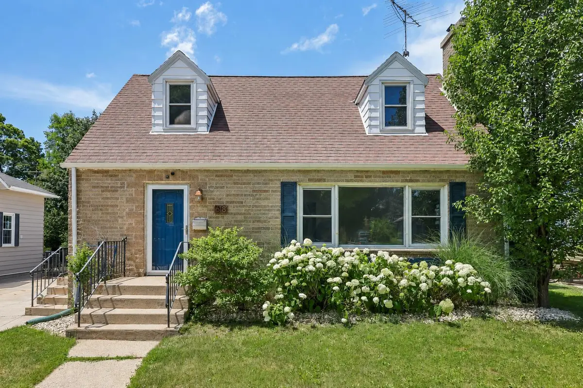 618 Fair St, West Bend, WI 53090 - #1