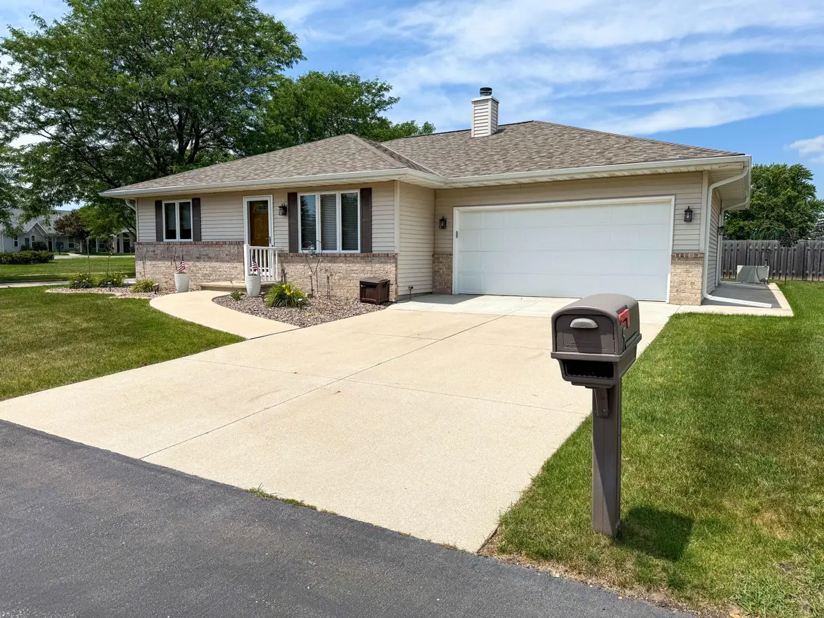 5 Prestige Cir, Fond Du Lac, WI 54935 - #1