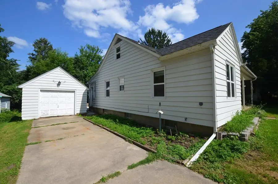 225 N Esterly Ave, Whitewater, WI 53190 - #3