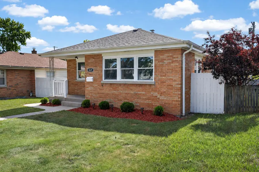 4629 N 77th St, Milwaukee, WI 53218 - #3