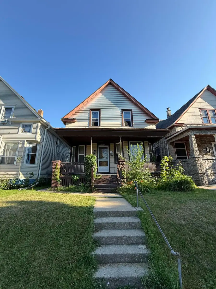 2607 W Grant St, Milwaukee, WI 53215 - #2