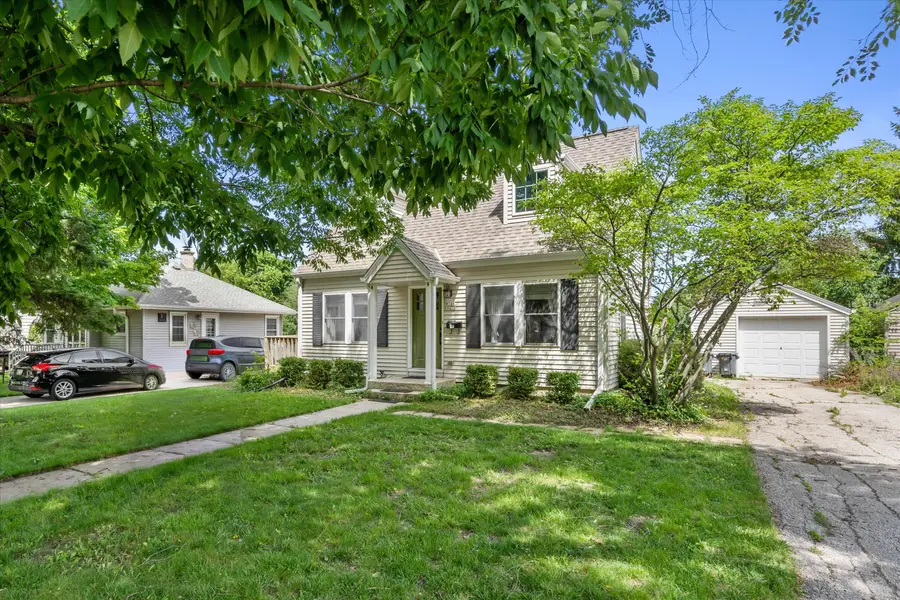 W164N8426 Hiawatha Ave, Menomonee Falls, WI 53051 - #2