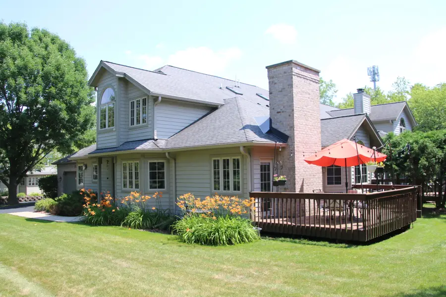 17785 W Wisconsin Ave, Brookfield, WI 53045 - #2