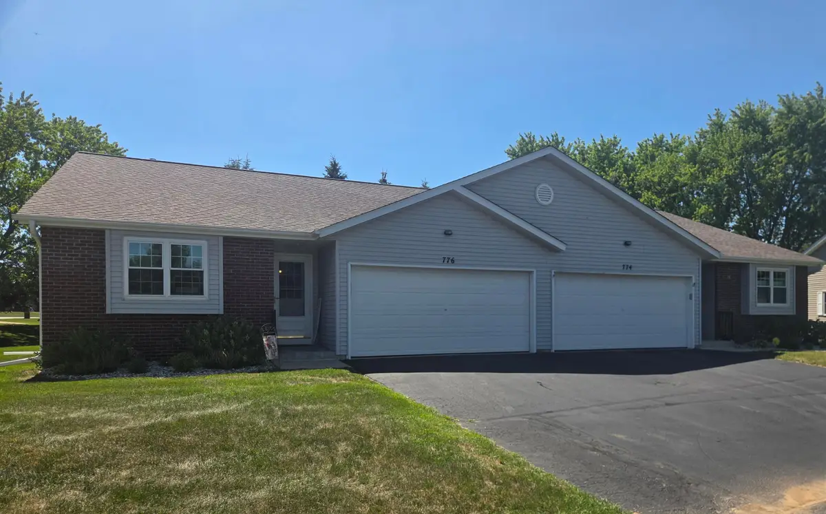 776 Foxtail Ct, West Bend, WI 53095 - #1