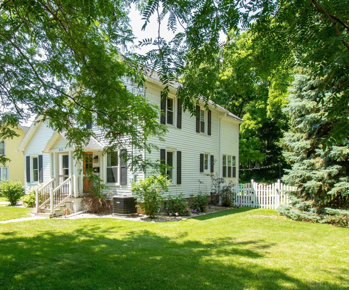 211 N Ferry Dr, Lake Mills, WI 53551 - #1