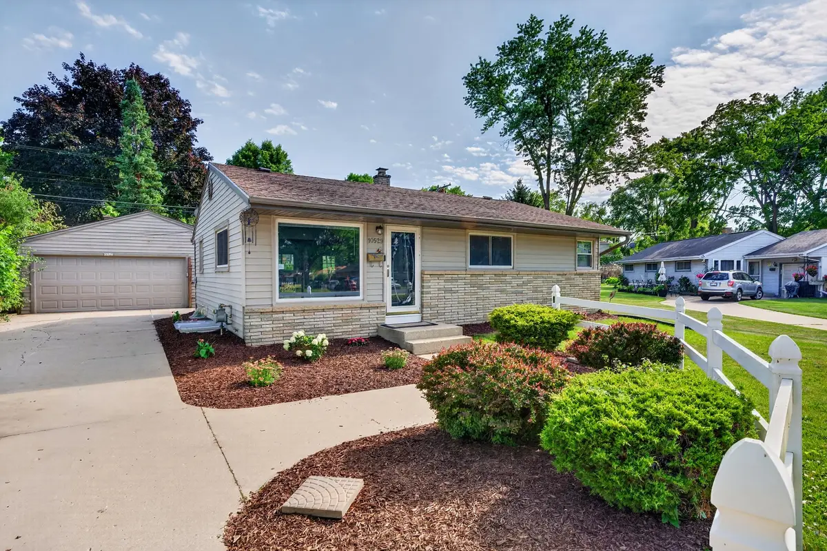 10529 W Caldwell Ave, Milwaukee, WI 53225 - #1