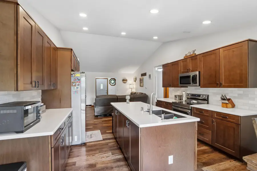 7710 S Chapel Hill Dr, Franklin, WI 53132 - #3