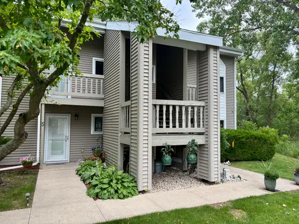 717 E Lakeview Rd, Hustisford, WI 53034