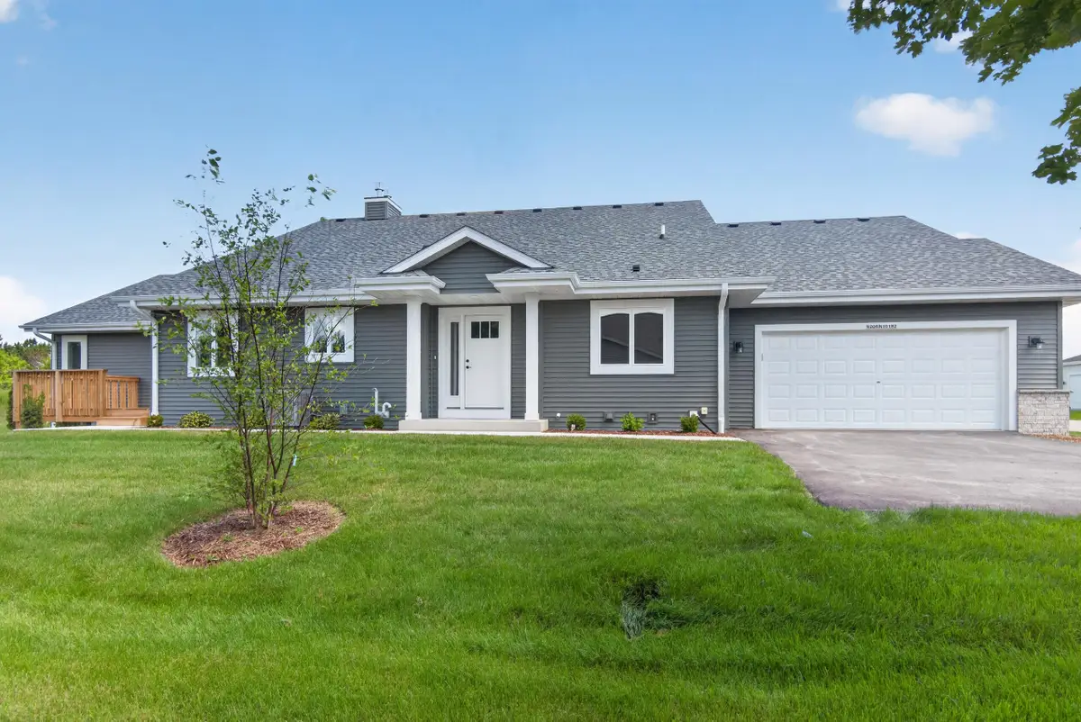 W206N16182 Stonebrook Dr, Jackson, WI 53037 - #1
