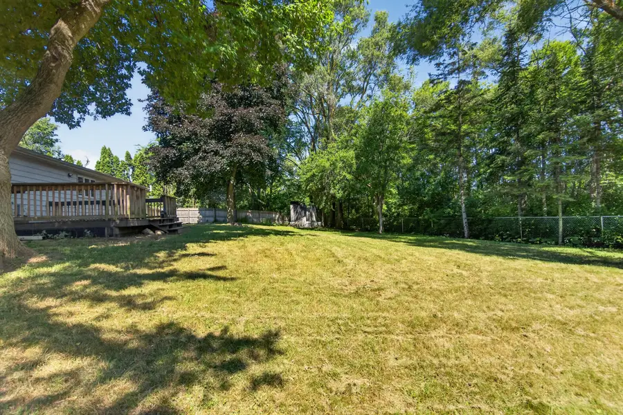 240 Meadowbrook Dr, Fredonia, WI 53021 - #2