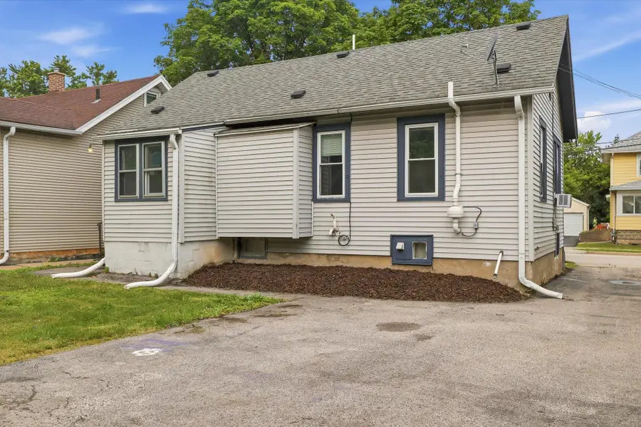 1225 The Strand, Waukesha, WI 53186 - #3