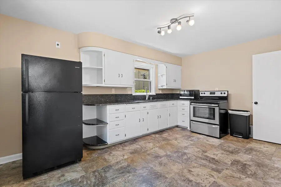 205 N Chicago Ave, South Milwaukee, WI 53172 - #2