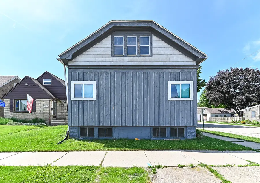 1523 Minnesota Ave, South Milwaukee, WI 53172 - #2