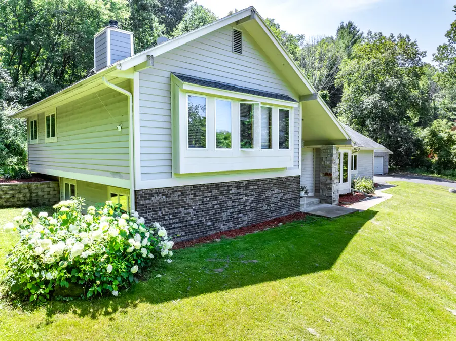 5371 Horseshoe Pl W, La Crosse, WI 54601 - #3