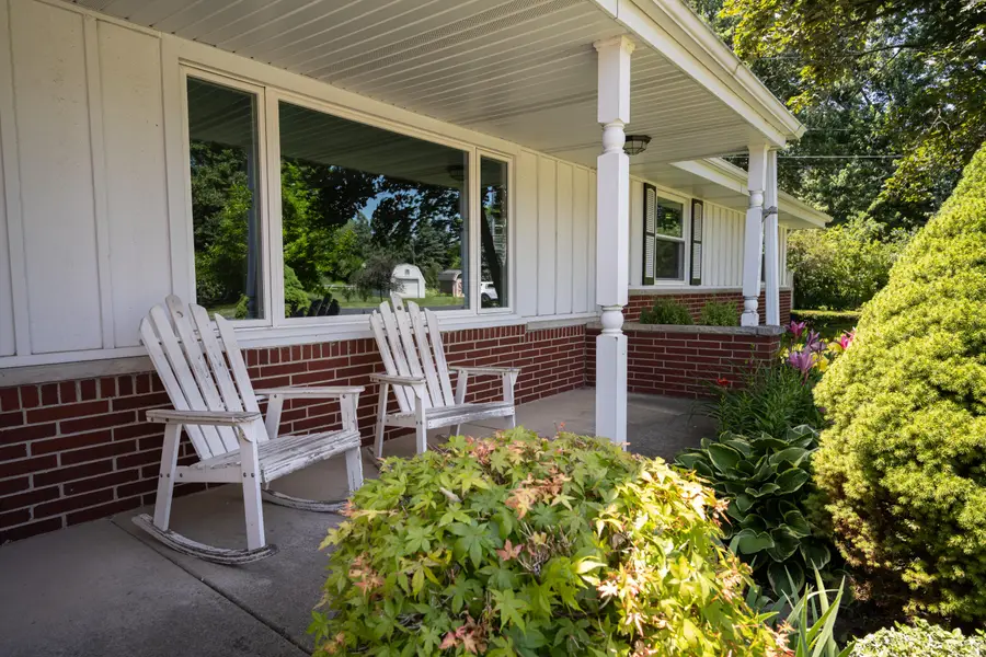 513 14th Ave, Union Grove, WI 53182 - #2
