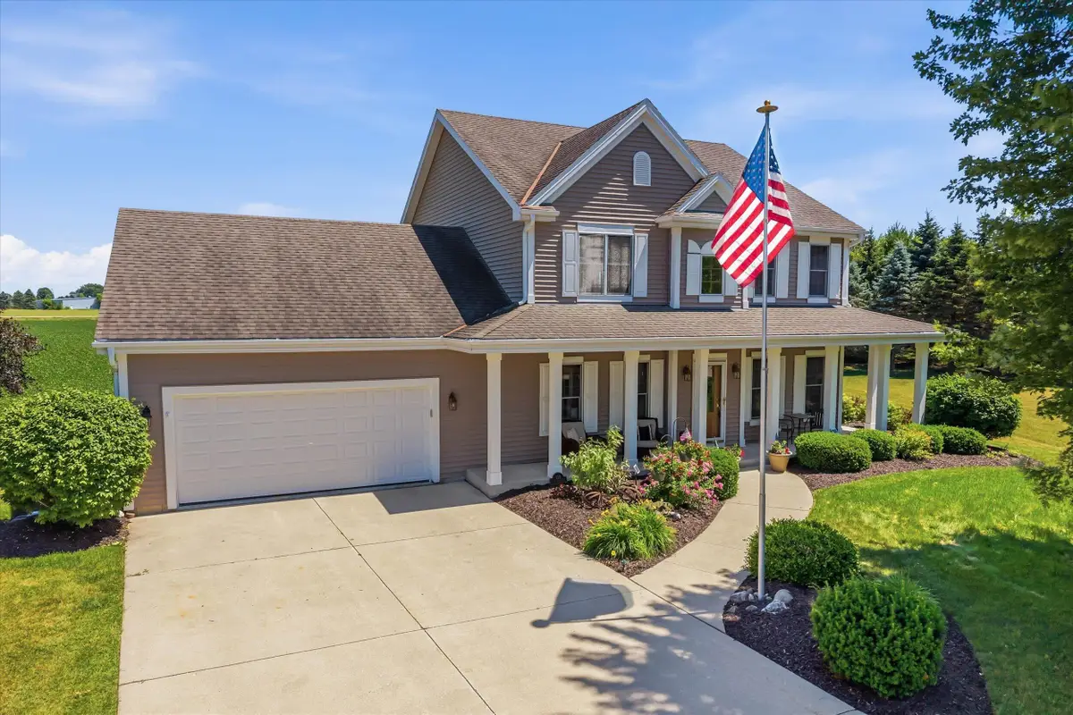 120 Wind Sail Ct, Random Lake, WI 53075 - #1