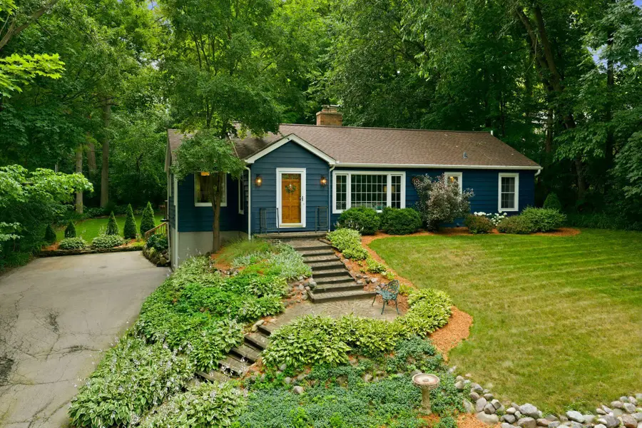 975 Apple Tree Ln, Brookfield, WI 53005 - #2
