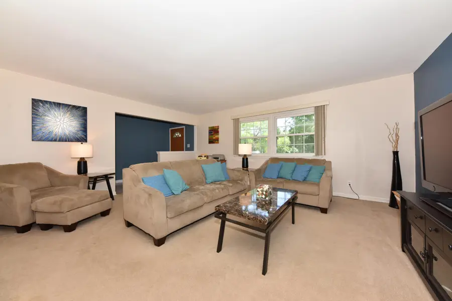 5215 S Balboa Dr, New Berlin, WI 53151 - #3