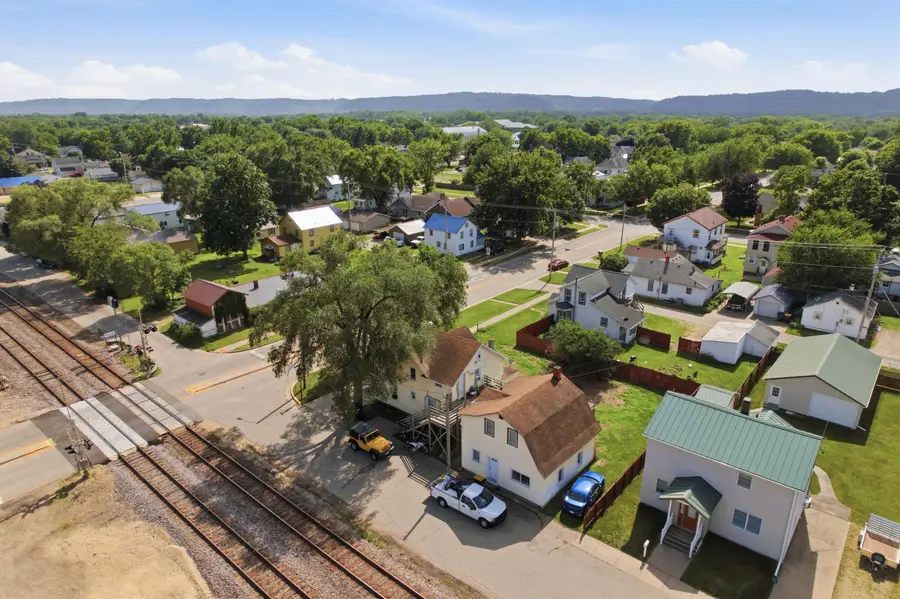 321 E Washington St, Prairie Du Chien, WI 53821 - #3