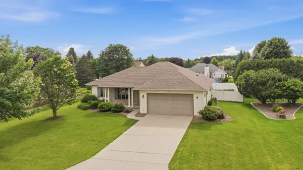 712 Ash Cir, Plymouth, WI 53073