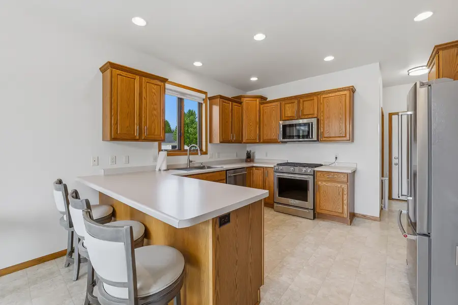 712 Ash Cir, Plymouth, WI 53073 - #2