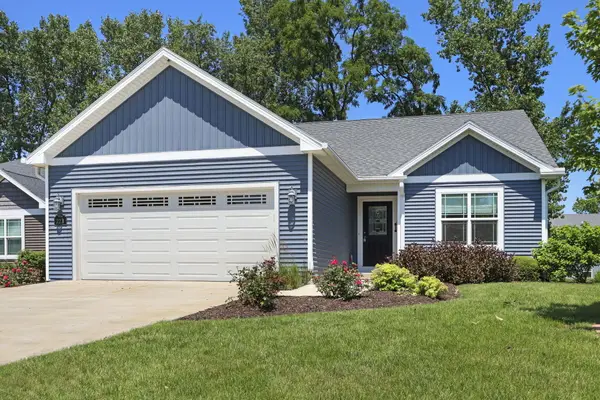 223 Summerhaven Ln, Lake Geneva, WI 53147