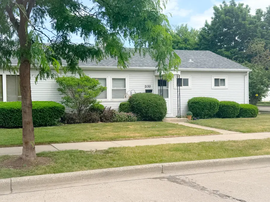 2130 W Howard Ave, Milwaukee, WI 53221 - #2