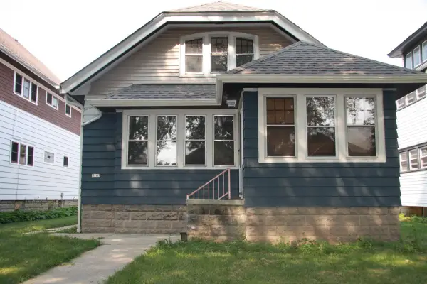 3167 N 44th St, Milwaukee, WI 53216
