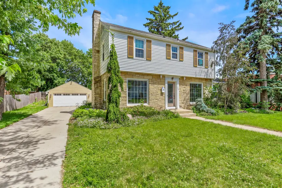 129 S Jackson St, Elkhorn, WI 53121 - #2