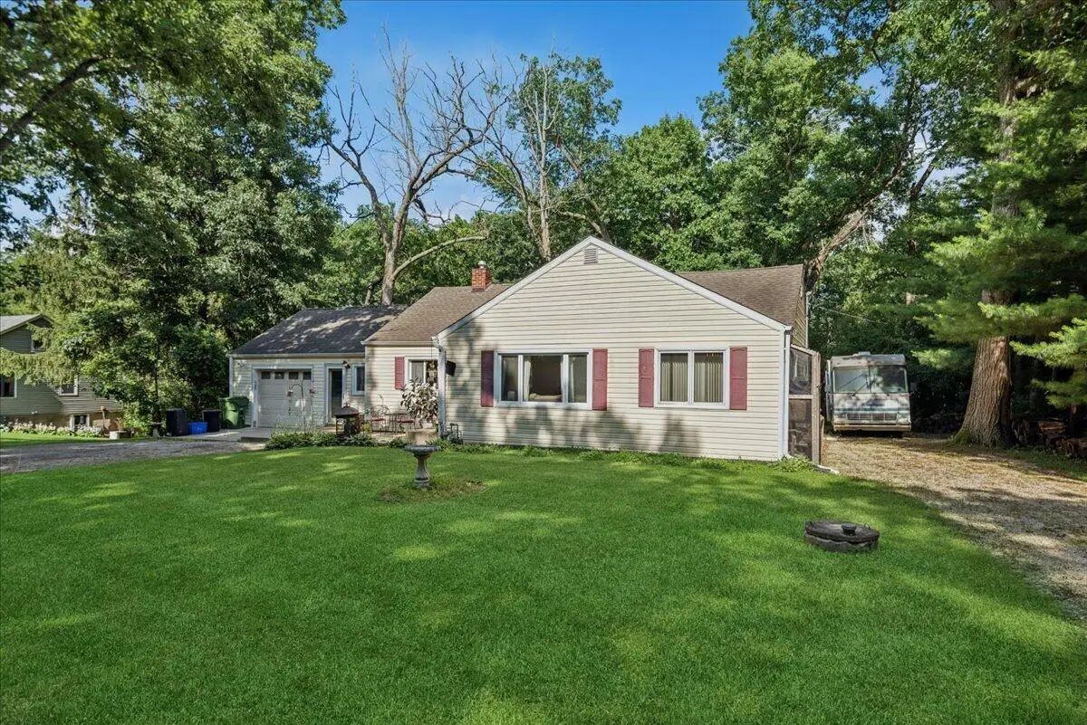 3265 Lockwood Blvd, Lyons, WI 53147 - #1