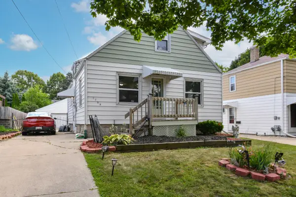 1705 E Eden Pl, Saint Francis, WI 53235
