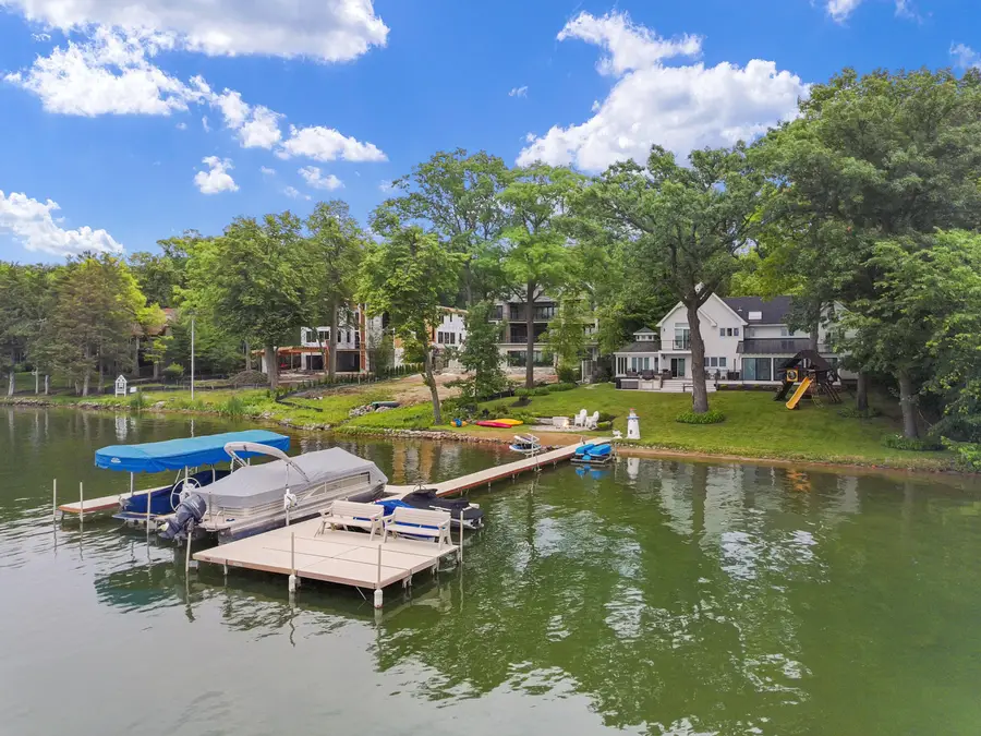 2145 E Lake Shore Dr, Twin Lakes, WI 53181 - #3