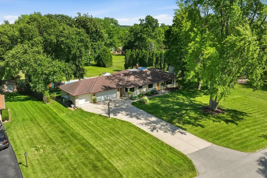 3280 San Marcos Dr, Brookfield, WI 53005 - #3
