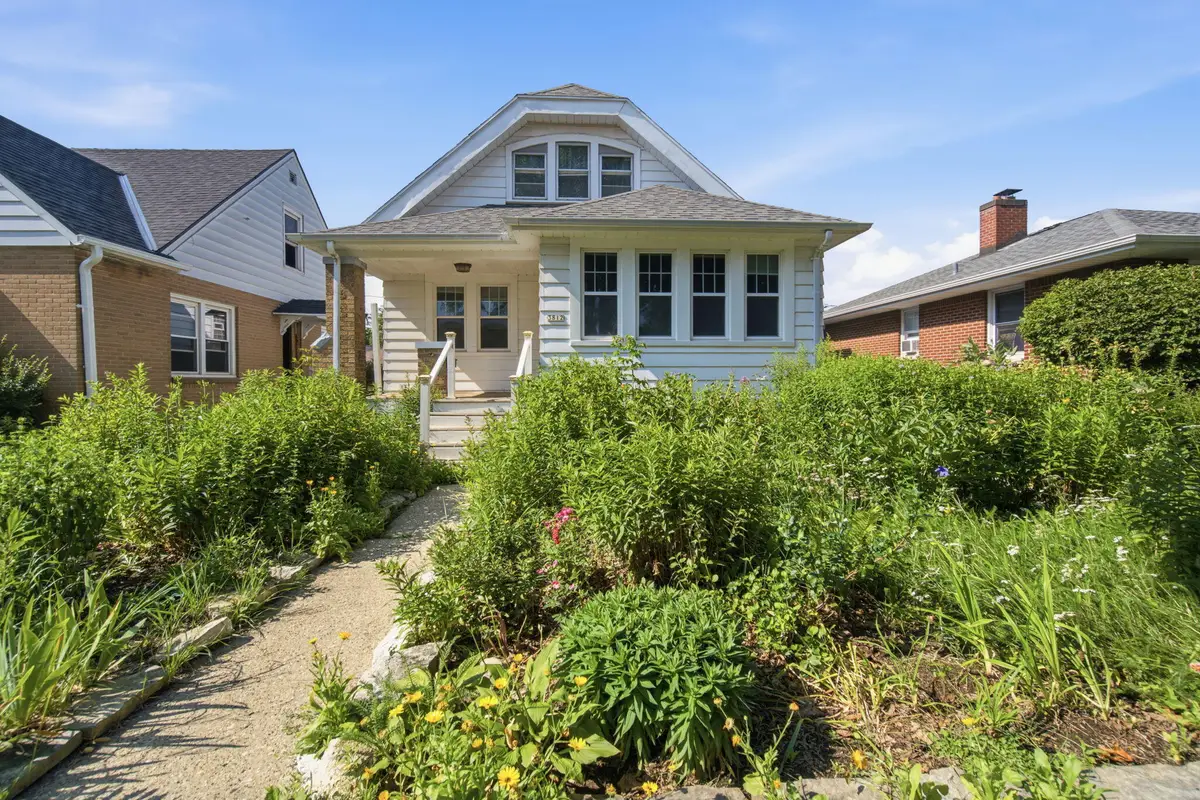 3812 E Carpenter Ave, Cudahy, WI 53110 - #1