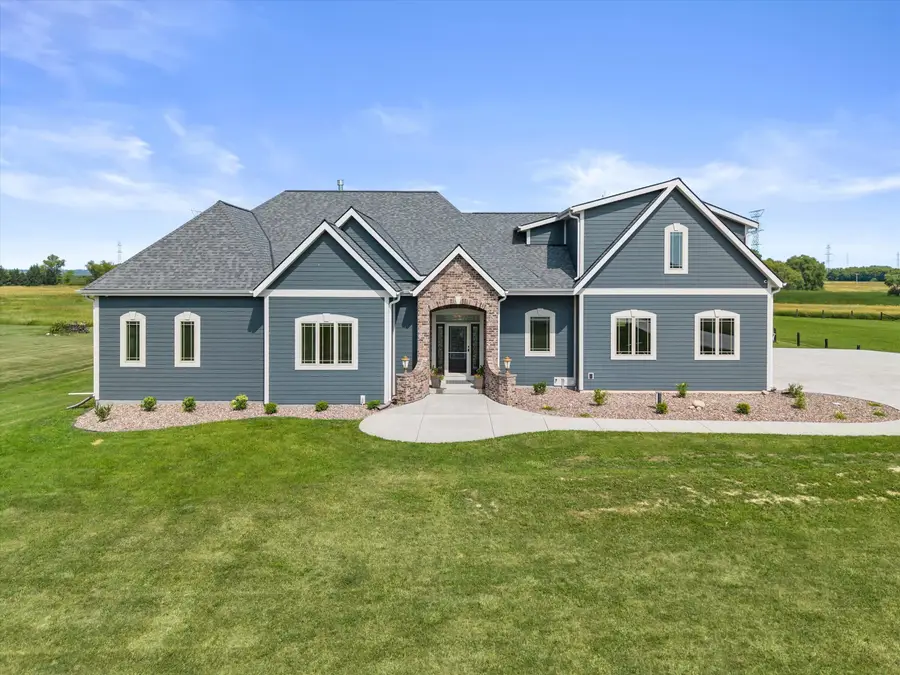 W187S10596 Kelsey Dr, Muskego, WI 53150 - #2