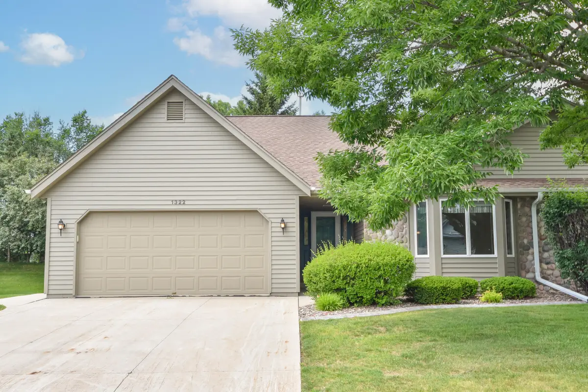 1322 Hidden Fields Dr, West Bend, WI 53095 - #1