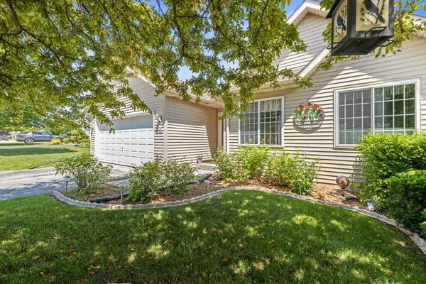 N170W19962 Willow Ridge Dr, Jackson, WI 53037