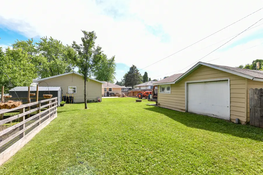 2526 Indian Trl, Caledonia, WI 53402 - #3