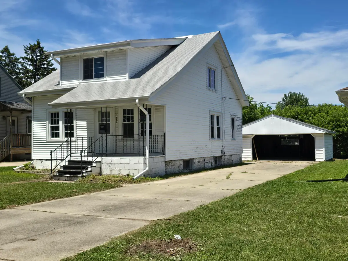 3662 E Ramsey Ave, Cudahy, WI 53110 - #1