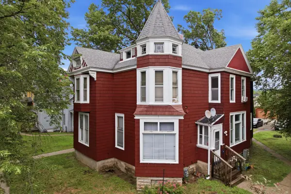 219 9th St S, La Crosse, WI 54601