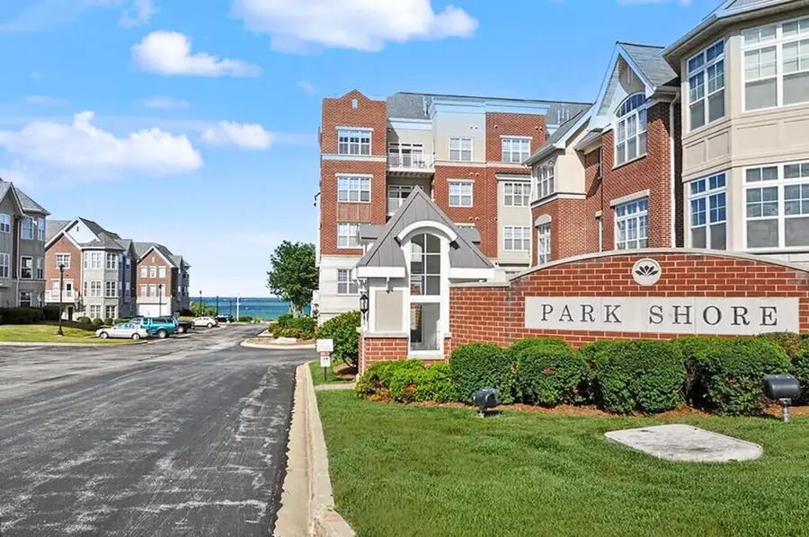 3930 S Lake Dr, Saint Francis, WI 53235 - #2