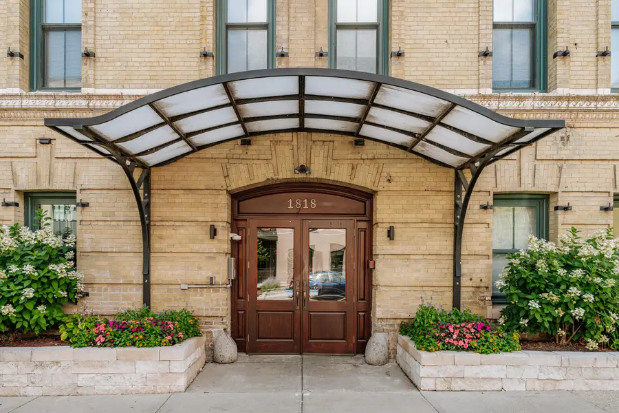 1818 N Water St, Milwaukee, WI 53202 - #2
