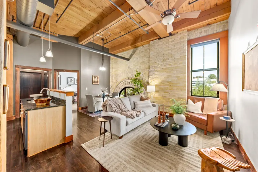 1818 N Water St, Milwaukee, WI 53202 - #3